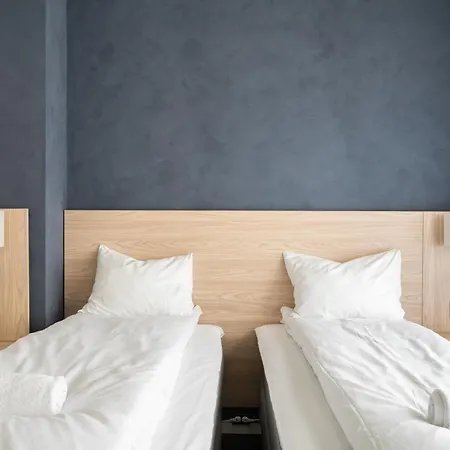 Breeze Victoria - Self-service *